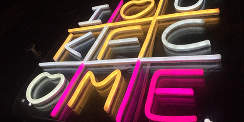 霓虹燈造型字;霓虹燈發(fā)光字;日合霓虹燈標(biāo)識制作