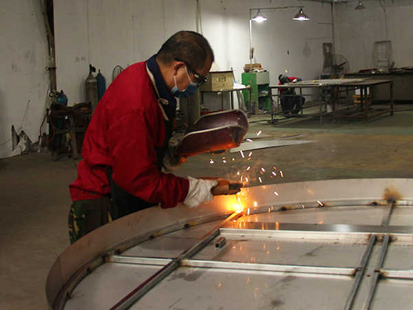 日合標識制作工藝一：焊接